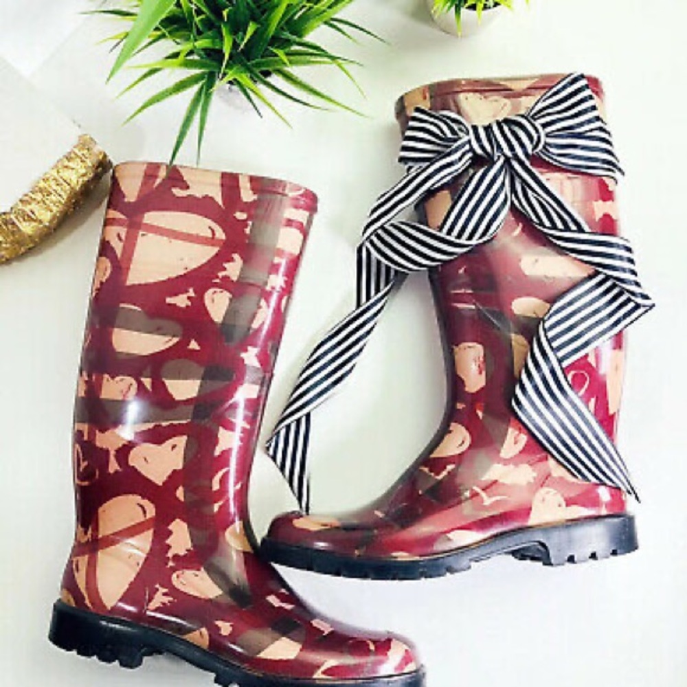 BURBERRY Hearts Rain Boots BNWOB
